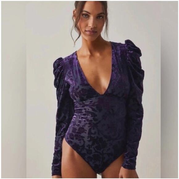 Free People Magic Hour Purple Floral Velvet Burnout Bodysuit Size Small NEW - Picture 1 of 10